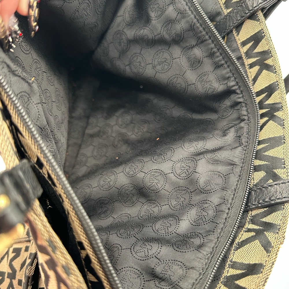 GIVEAWAY Michael Kors Black and Tan Tote Bag - Picture 6 of 9